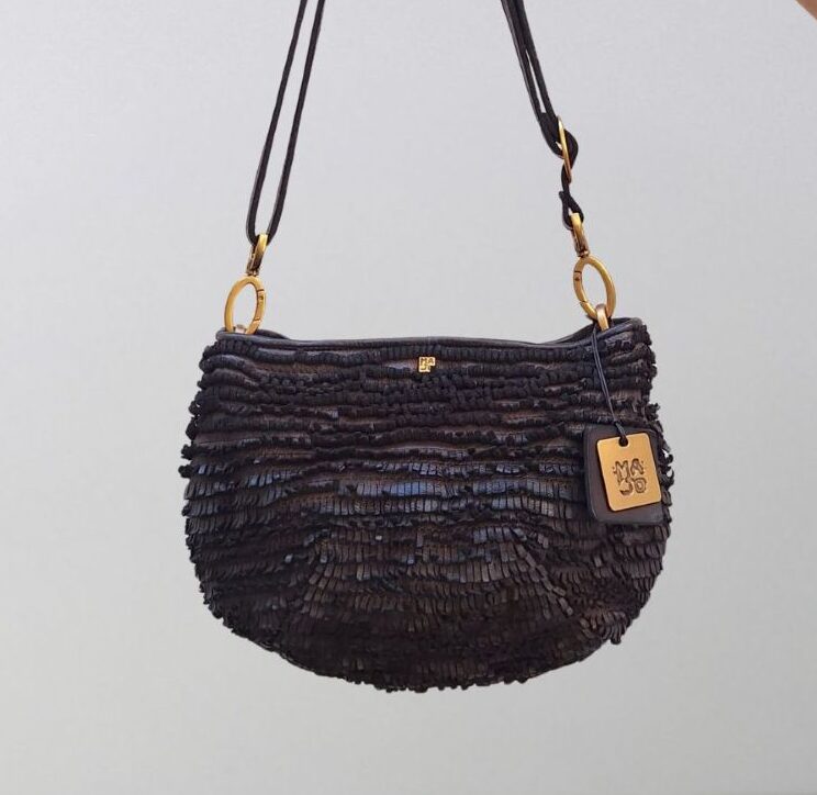 * Majo - Borsa Frange 1019 Baia del Silenzio Liquirizia